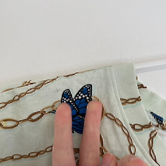 GUESS Dolly Bow Tee / All Over Print T-Shirt Chain Butterfly Tie Knot Crop Top - Picture 7 of 12